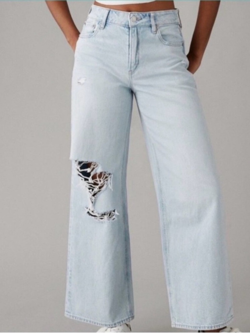 AE Strigid Ripped Super High-Waisted Baggy Wide-Leg Ankle Jean